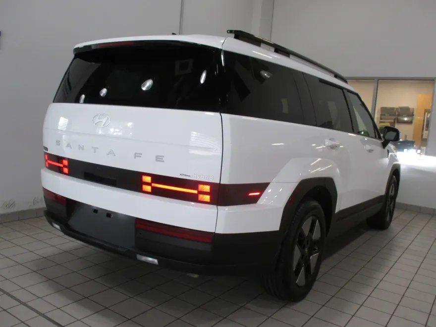 2025 Hyundai Santa Fe SEL photo 1