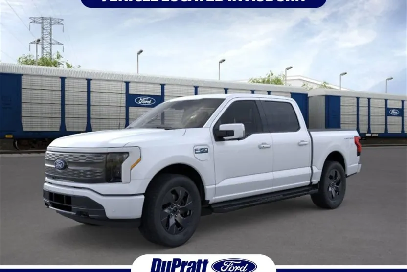 2025 Ford F-150 Lightning Lariat photo 1