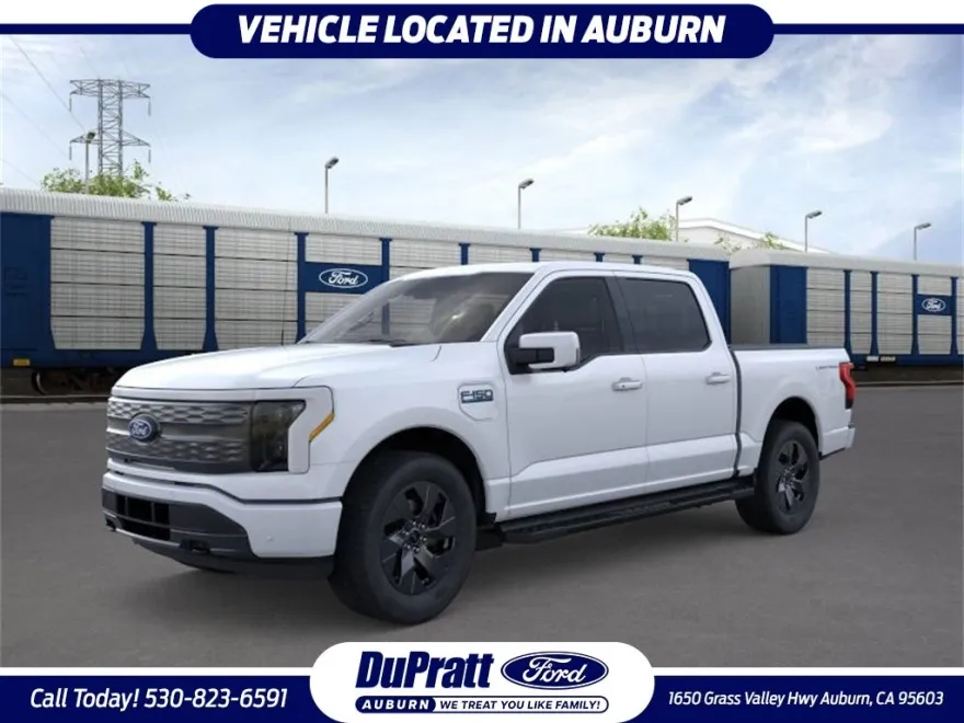2025 Ford F-150 Lightning Lariat photo 1