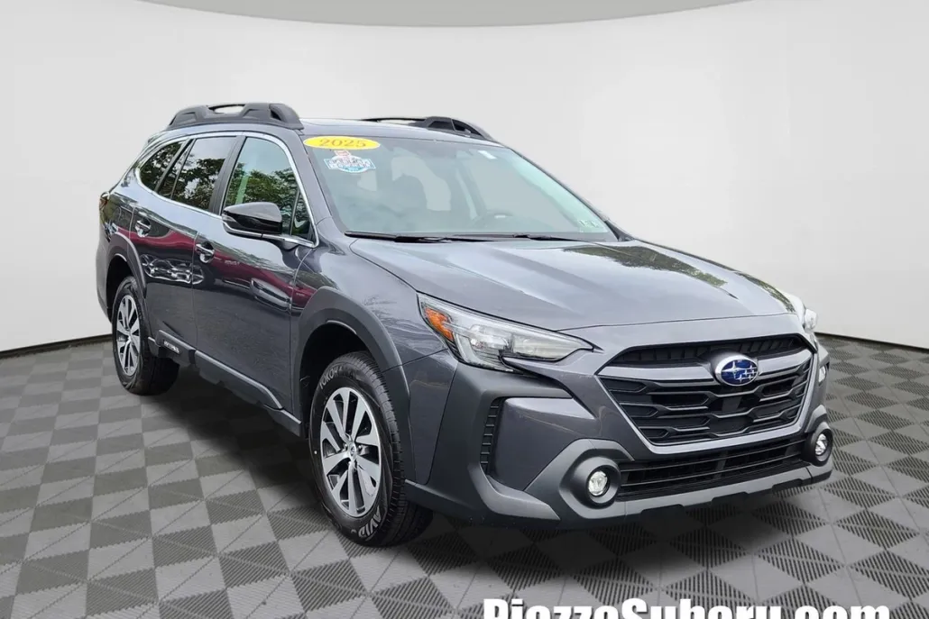 2025 Subaru Outback Premium photo 1