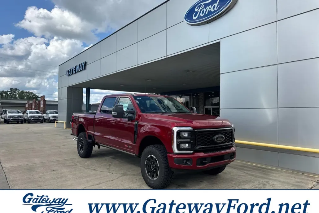 2025 Ford F-250 Lariat photo 1