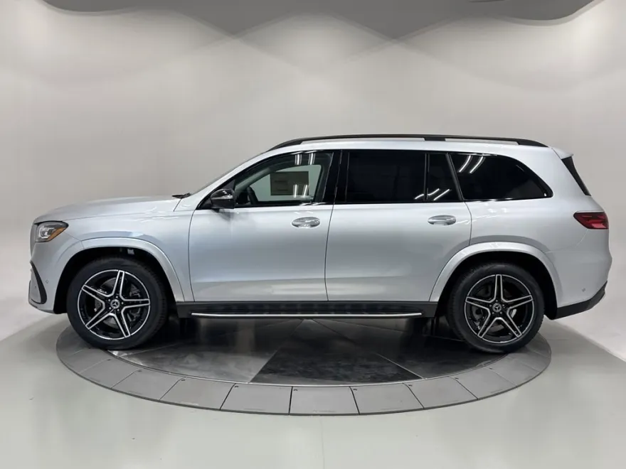 2026 Mercedes Benz GLS 450 4MATIC photo 1