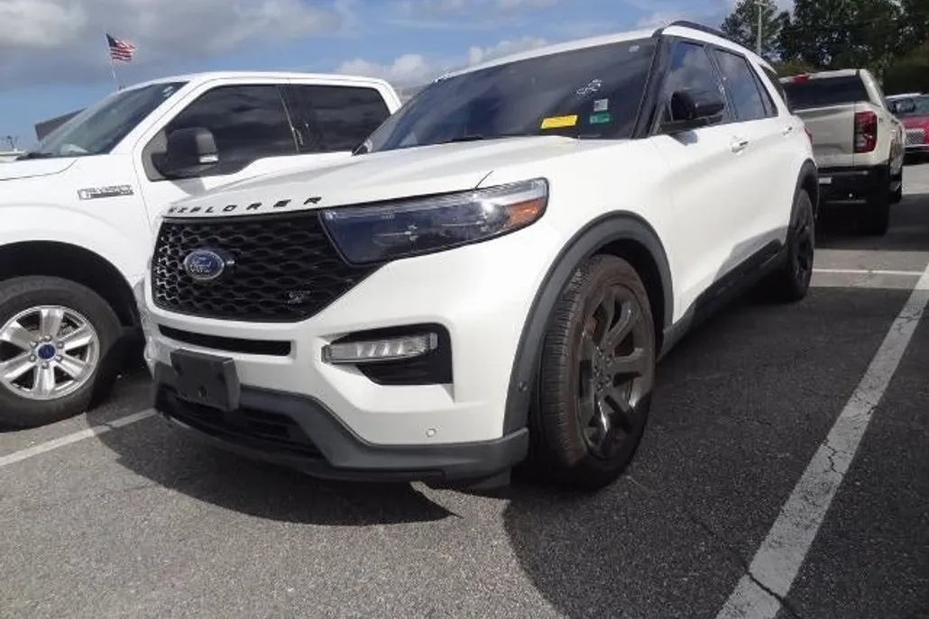 2021 Ford Explorer ST photo 1
