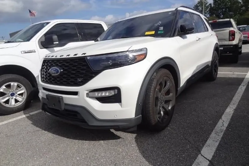 2021 Ford Explorer ST photo 1