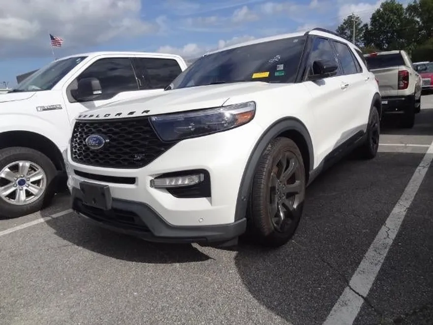 2021 Ford Explorer ST photo 1
