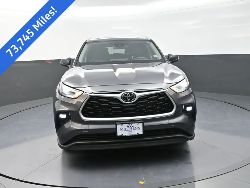 2022 Toyota Highlander XLE photo 1
