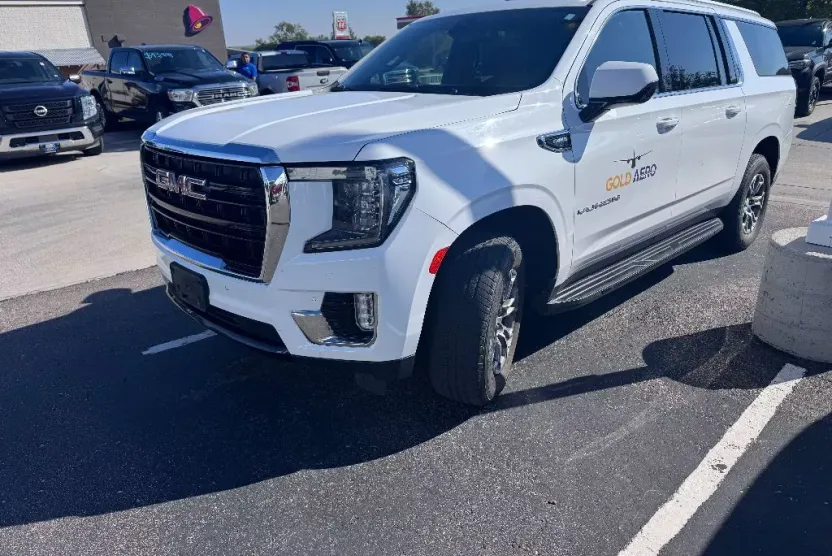 2021 Gmc Yukon XL 1500 SLE photo 1