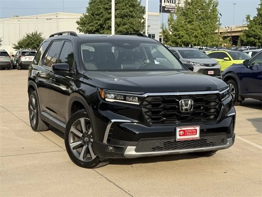 2024 Honda Pilot Touring photo 1