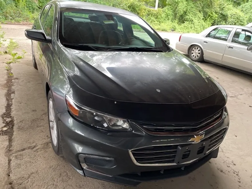 2017 Chevrolet Malibu 1LT photo 1