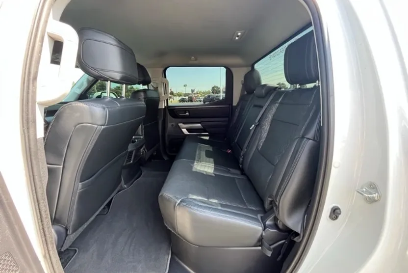 2022 Toyota Tundra SR5 photo 1