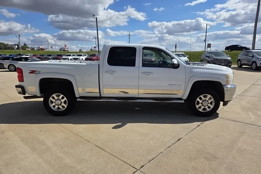 2011 Chevrolet Silverado 2500HD LTZ photo 1