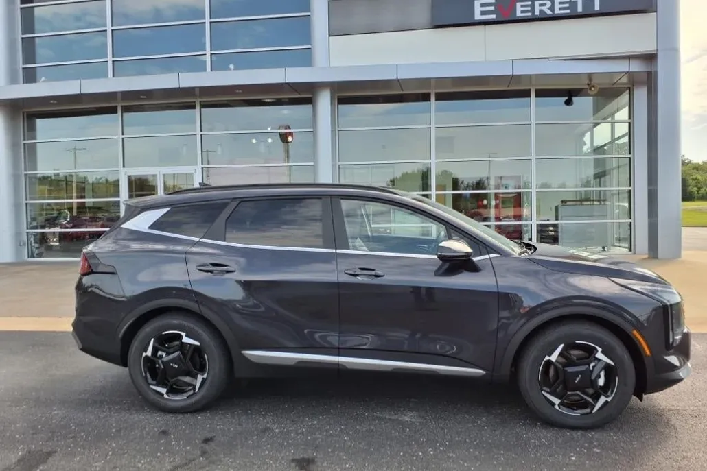 2026 Kia Sportage EX photo 1