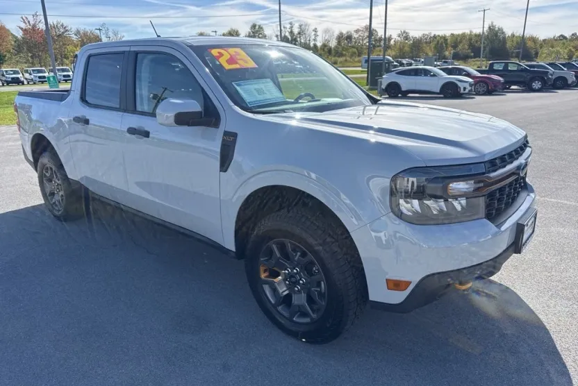 2023 Ford Maverick XLT Lariat photo 1