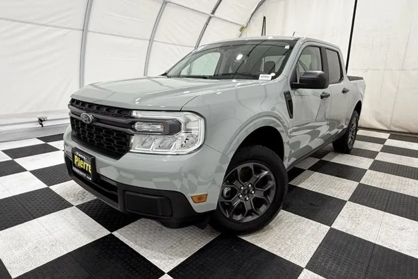 2024 Ford Maverick XLT photo 1