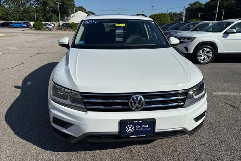 2021 Volkswagen Tiguan R-Line Black SEL photo 1