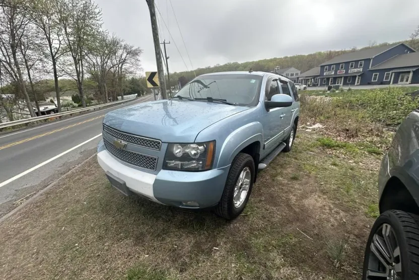 2011 Chevrolet Tahoe LT photo 1