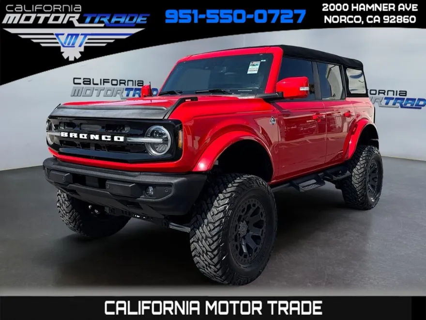 2023 Ford Bronco Base photo 1