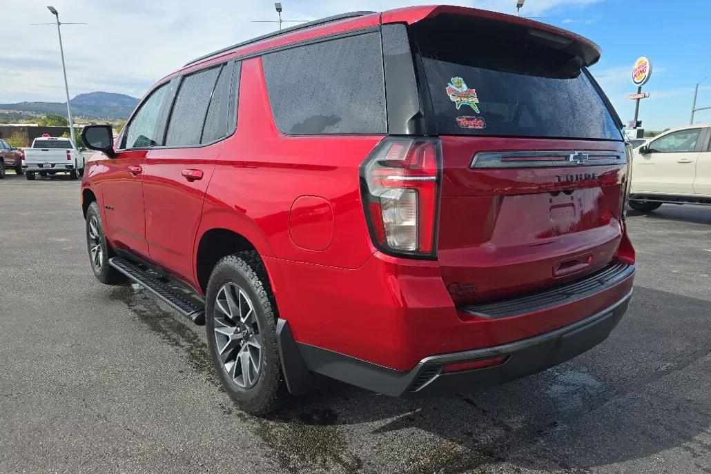 2021 Chevrolet Tahoe Z71 photo 1
