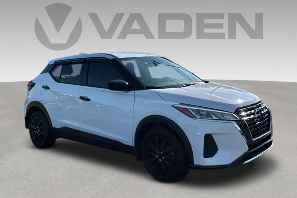 2023 Nissan Kicks S photo 1