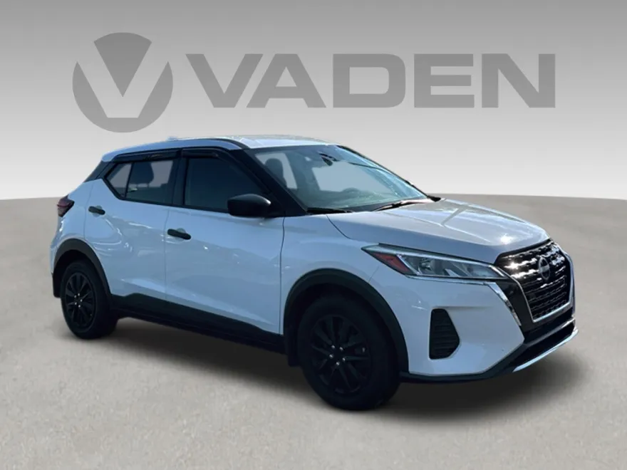 2023 Nissan Kicks S photo 1