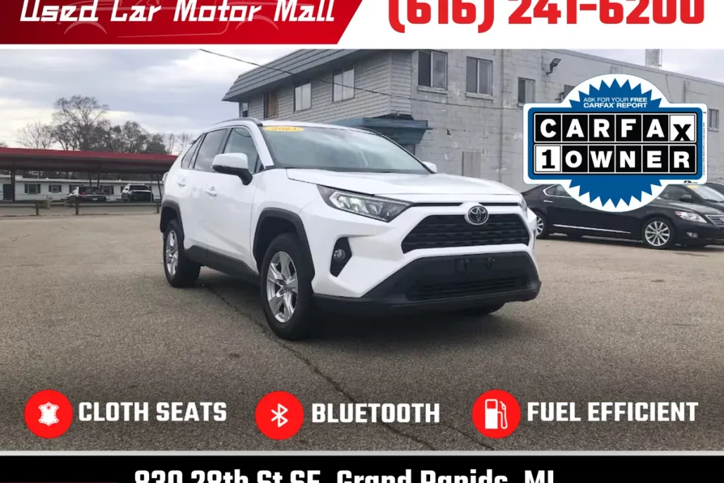 2021 Toyota RAV4 XLE photo 1
