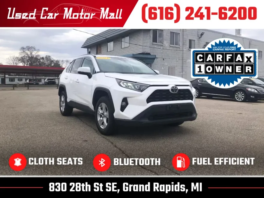 2021 Toyota RAV4 XLE photo 1