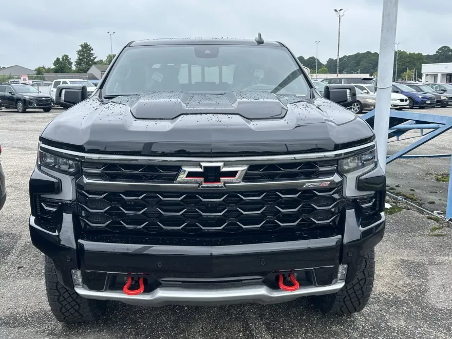 2025 Chevrolet Silverado 1500 ZR2 photo 1