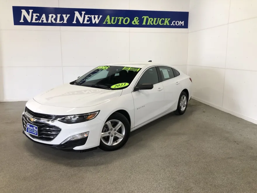 2023 Chevrolet Malibu LS photo 1