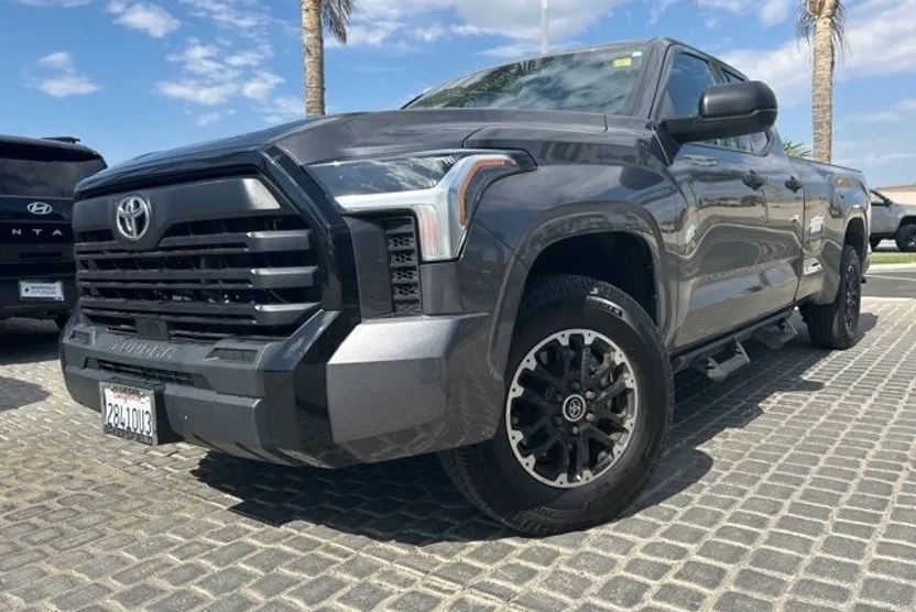 2023 Toyota Tundra SR photo 1