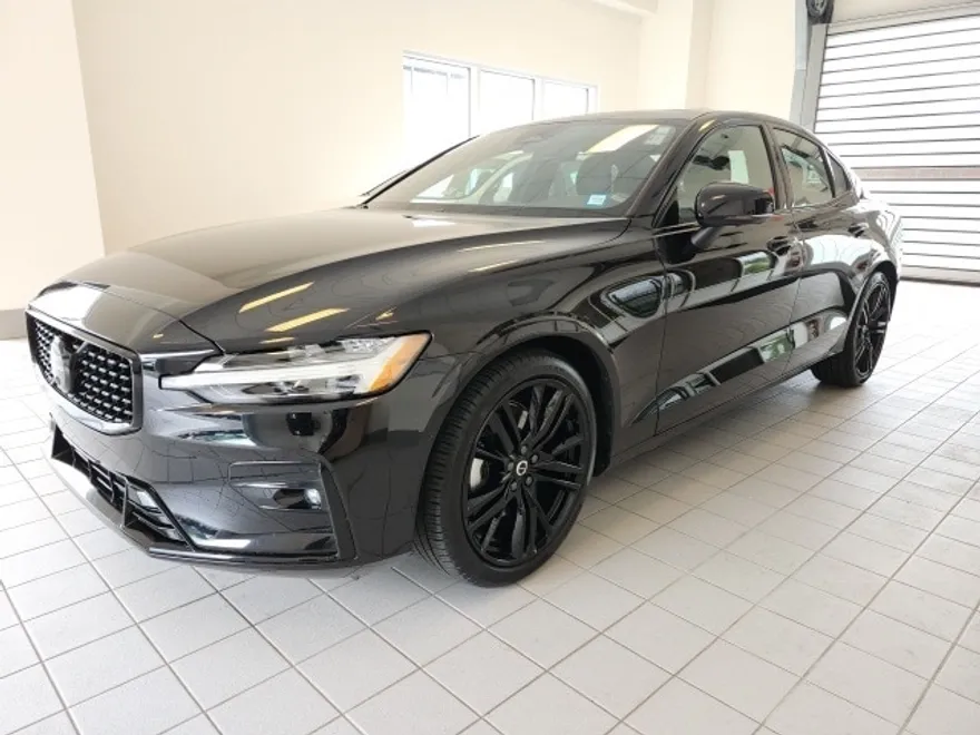 2024 Volvo S60 B5 Plus Black Edition photo 1