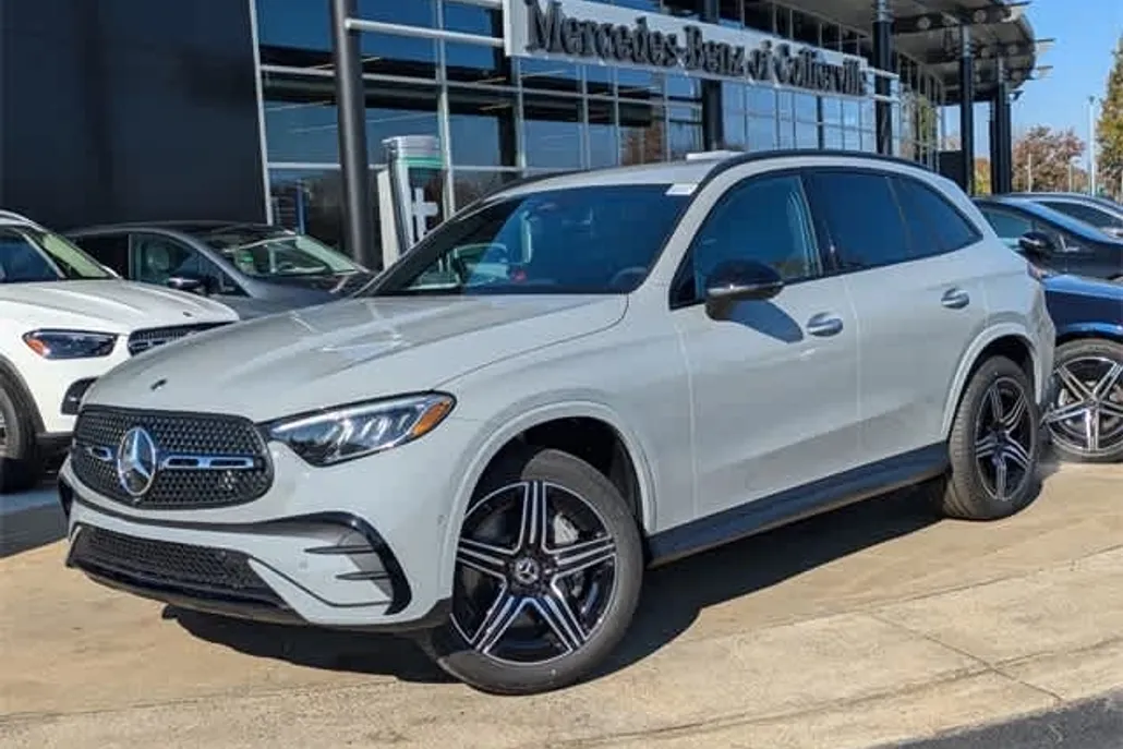 2025 Mercedes Benz GLC 300 AMG photo 1