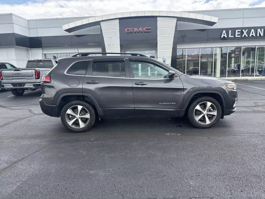 2022 Jeep Cherokee Limited photo 1
