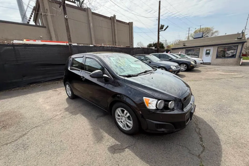 2012 Chevrolet Sonic LS photo 1