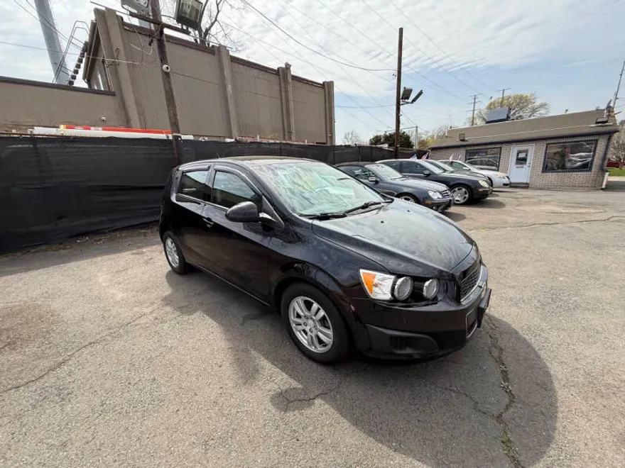 2012 Chevrolet Sonic LS photo 1