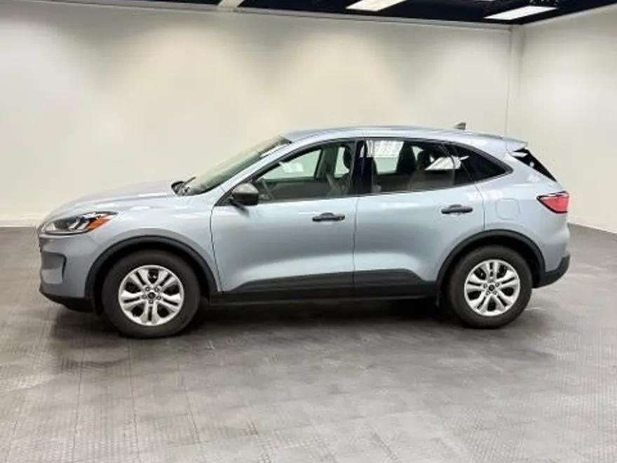 2022 Ford Escape S photo 1