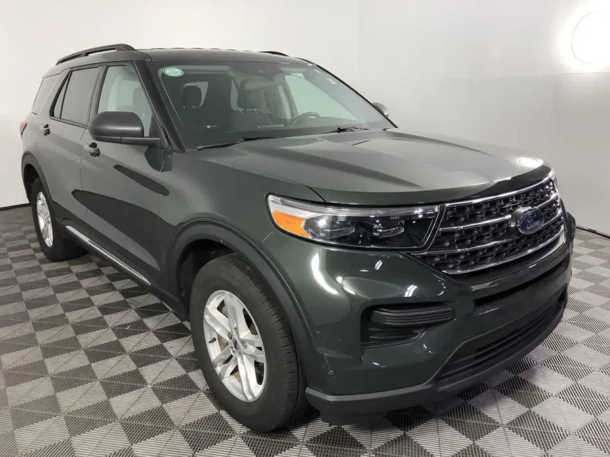 2022 Ford Explorer XLT photo 1