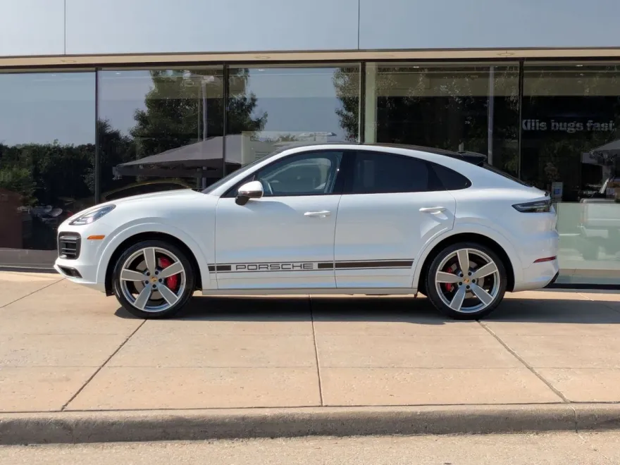 2022 Porsche Cayenne GTS Coupe photo 1