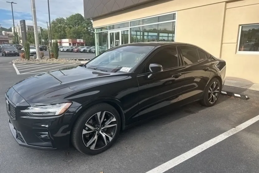 2025 Volvo S60 B5 Core photo 1