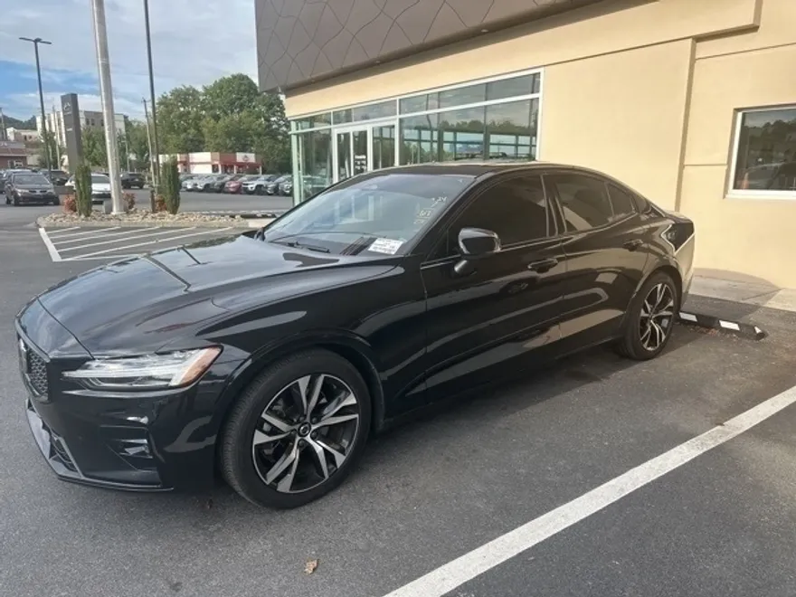 2025 Volvo S60 B5 Core photo 1