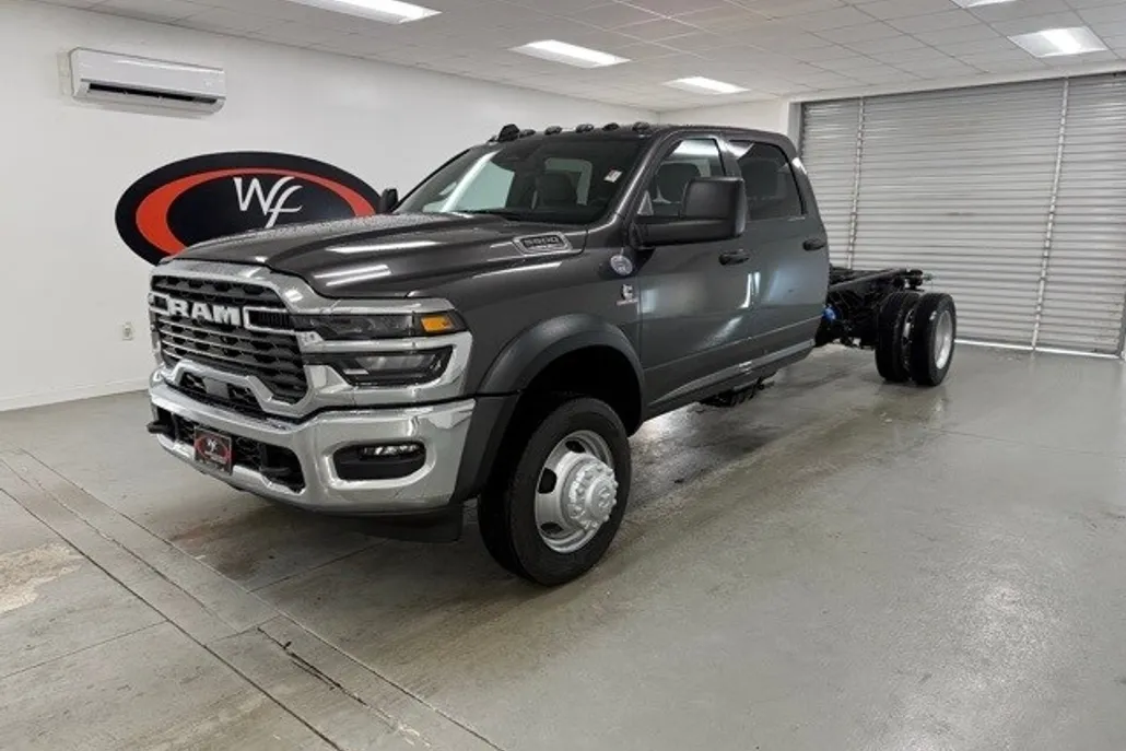 2025 Ram 3500 Tradesman photo 1