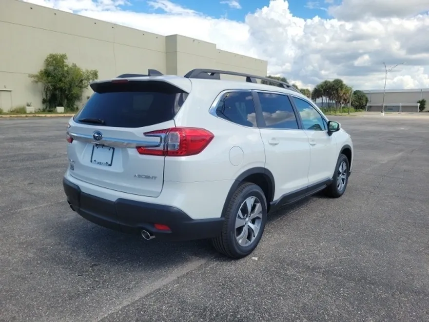 2025 Subaru Ascent Premium photo 1