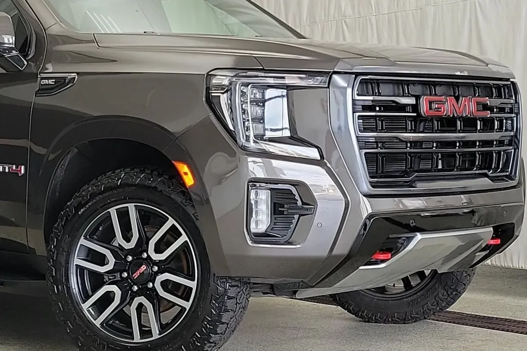 2021 Gmc Yukon AT4 photo 1