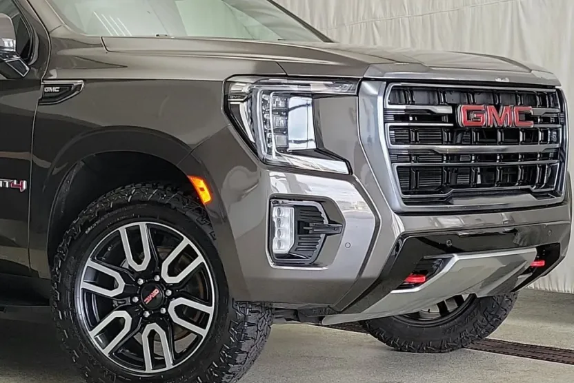 2021 Gmc Yukon AT4 photo 1