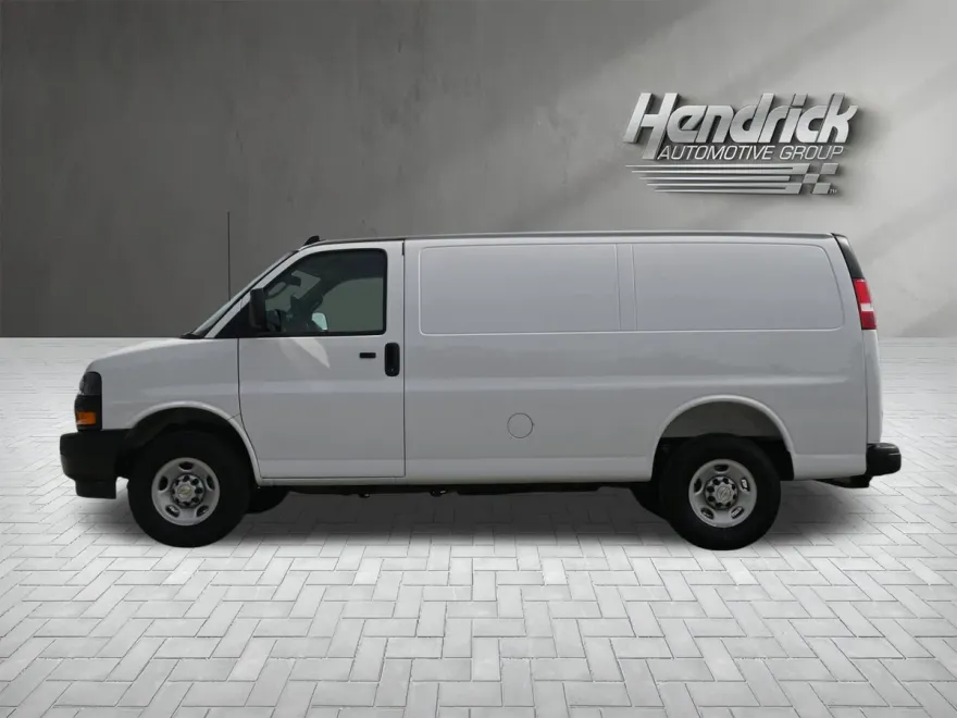 2025 Chevrolet Express Cargo 2500 photo 1