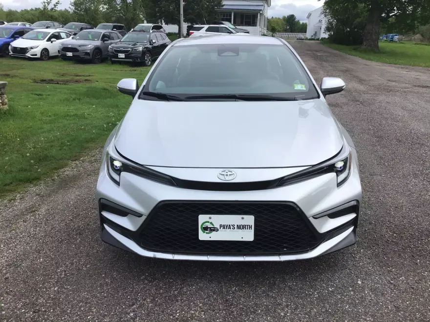 2024 Toyota Corolla SE photo 3