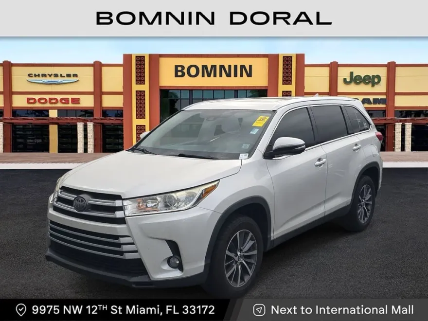 2019 Toyota Highlander XLE photo 1