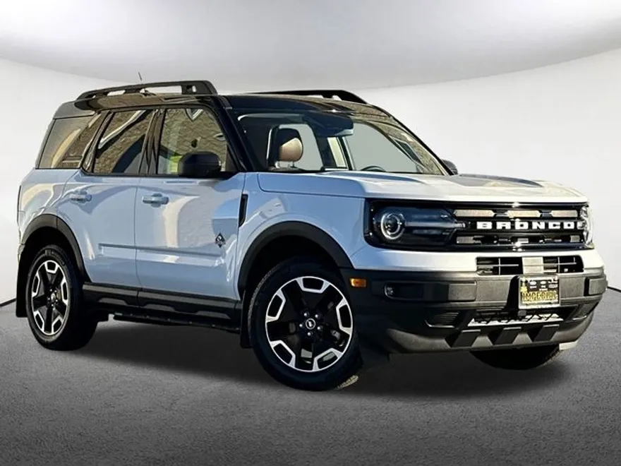 2023 Ford Bronco Sport Outer Banks photo 1