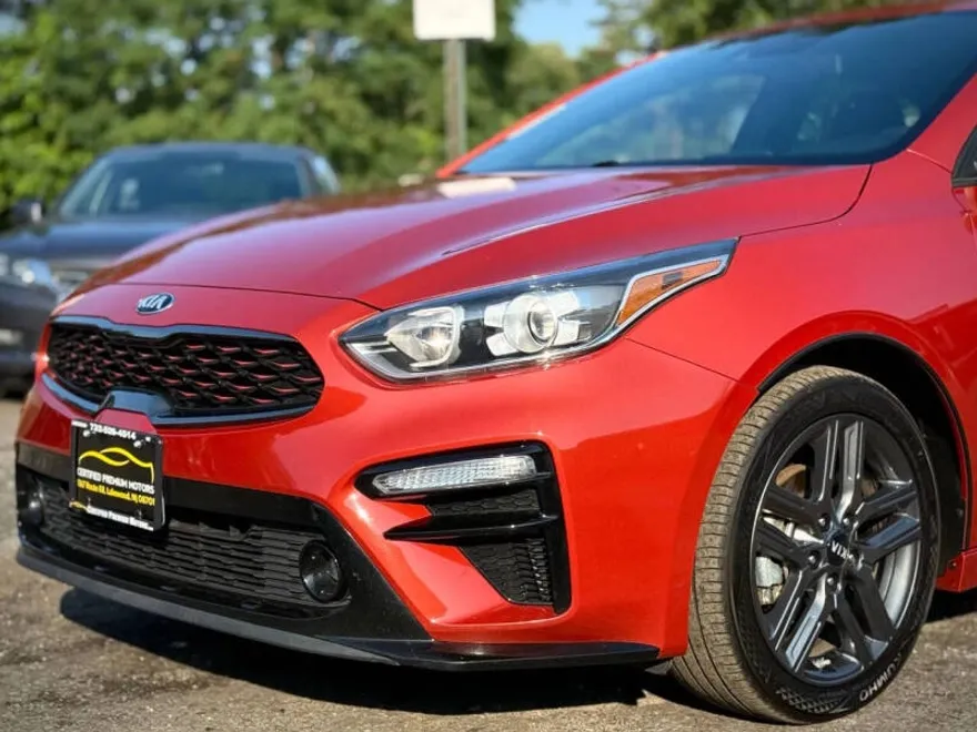 2020 Kia Forte GT-Line photo 1