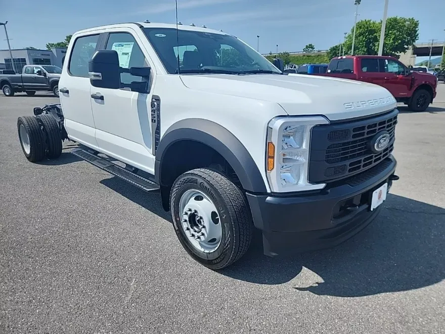 2025 Ford F-450 photo 1