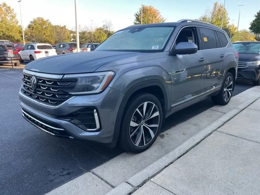 2024 Volkswagen Atlas SEL Premium R-Line photo 1